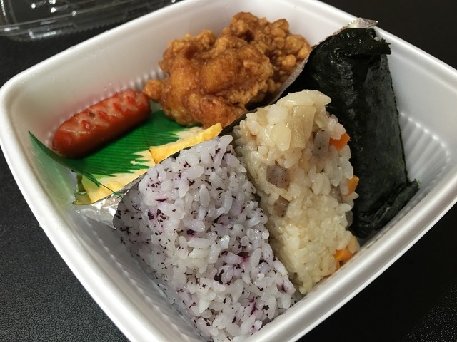 鳥の弥次郎兵衛(やじろべえ)