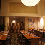 ザ・カフェ(グランドプリンスホテル大阪ベイ) - クラシカルな雰囲気の店内