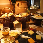 ザ・カフェ(グランドプリンスホテル大阪ベイ) - パンとチーズ