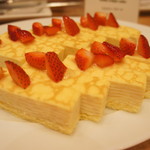 ザ・カフェ(グランドプリンスホテル大阪ベイ) - ミルクレープケーキ