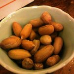 多可能 - お通しの茹で落花生