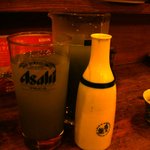 多可能 - ｢静岡割｣焼酎は１合徳利が２５０円､緑茶は３００円､これで４杯は取れます