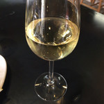 ツムギ キッチン - 昼飲みの白ワイン