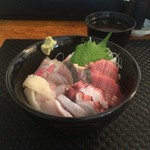 魚々家 - 四季の海鮮丼