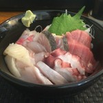 魚々家 - 四季の海鮮丼