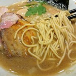 煮干し中華そば一燈 - 麺は中太ストレート麺