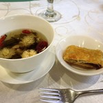 Si Chuan Dou Hua Restaurant - あんこ入りパイ