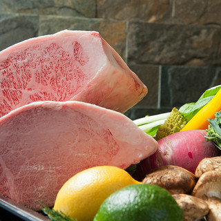 常陸牛プレミアムコース お肉は常陸牛のサーロイン 60g とテンダーロイン 60g の両方を味わえる他 フォアグラ 伊勢海老 鮑と豪華食材を堪能できるコース 青山牛彩 あおやまぎゅうさい 外苑前 鉄板焼き 食べログ