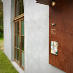 TOU - チャペルを思わせる店舗デザイン