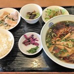 マルナカ中国麺飯食堂 - 週替わりランチのお得なセットメニューは756円（税込）