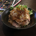 SUNNYDAY - ローストポーク丼の大
