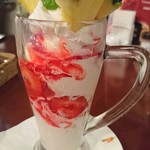 キャッツカフェ - ストロベリージョッキ、930円。