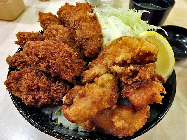 ファミレスでガッツリ 特盛カキからドーーン By ダイアンサス ガスト 新潟関屋店 関屋 ファミレス 食べログ