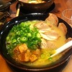 祥 - 手前が金祥ラーメン、奥がかさねだし