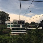 Spuds & Aprons - 出発～　こんな建物から出るのね～