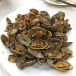 Ming Kee Seafood Restaurant - あさりは蒜頭と辣醤で蹂躙！