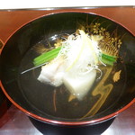 肥後橋 やま本 - お椀（くえ、蕪、壬生菜）