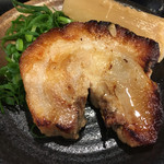 つけ麺専門店 二代目ユタカ - 炙り焼豚、旨みばっちりで美味いっす！