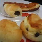 ルーエ ぶらじる - クリームパン、レーズンクッキー、ちょこコルネ、揚げパン