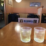 古拙 - 左がそば茶、右が番茶