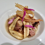 ポンテ デル ピアット - 牛モツとカルドンチェッリのストゥファート　牛蒡のフリット