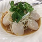 中国料理 一楽 - ホタテのネギ油ソースがけ
