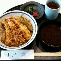 銀座 天一 博多店 - 天丼
                    みそ汁・お新香付き