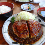 ミンチゴマ入生姜焼定食850円