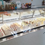 シンフラ - ケーキショーケース全景