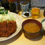 丸一 - 上ロースかつ定食(2200円)