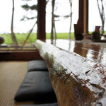 四季の風 - 1枚木のテーブル。