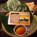 atelier 森本 XEX 鉄板 - 甘海老のタルタル　海水ジュレと7種類の薬味添え