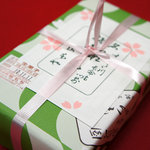 長命寺 桜もち - 6コ入りな箱。