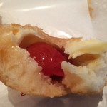 ブランジェ浅野屋 - トマトとモッツァレラの中はジューシなトマトが入っています【料理】 