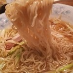 一品香 - 麺アップ