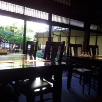 膳處漢ぽっちり - 中庭を望む