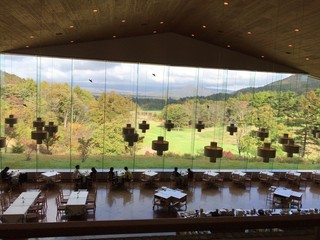 ダイニング ブルーム(軽井沢浅間プリンスホテル) - 浅間山が広がるダイニングルーム