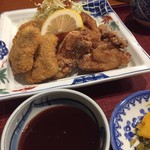 鍋幸 - 唐ヒレ定食

唐揚げ3個とヒレカツ3個もついてる定食。650円。

ごはんもおいしくて、満足です(　˙༥˙　)♡
