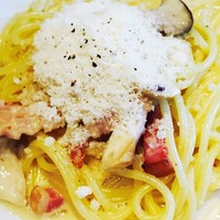 ウォルプタス 東京駅グランルーフ店 - イベンコベーコンとエリンギのカルボナーラ　