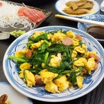 三河屋食堂 - ニラ＆ウィンナー玉