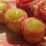 かじしか - ぷりっぷりのマスカット巻串♪　めっちゃ熱い～（笑）