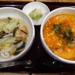 チャイナキッチン麻婆 - ◆中華丼と担々麺のセット（850円：税込）をチョイス。
            中華丼ハーフと担々麺ハーフ、ザーサイのセット。