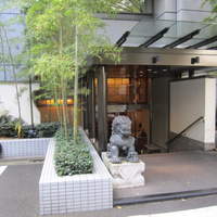 中国飯店 市ヶ谷店 - 重厚な造りの外観