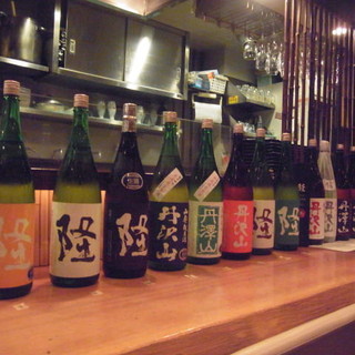 こだわりの日本酒を各地からご用意