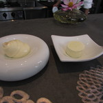 エスピス - ヨーグルトを合わせたバターとオリーブオイルとタピオカの粉を混ぜてムース状にしたバター