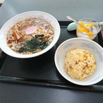 謝謝 - ラーメン＆半炒飯（680円）2016年5月