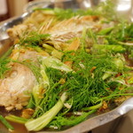 Cay Cau - 生姜醤油や大豆と赤蒸し魚