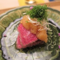 青山　仁 - 近江牛のタタキ