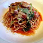 ポポラーレ - 越前ほうれん草とベーコンのトマトソース