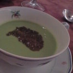 ラヴィ - ランチコースのスープ(グリーンピースの冷製)